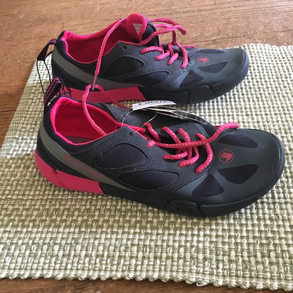 NWT women’s body glove water shoes size 9